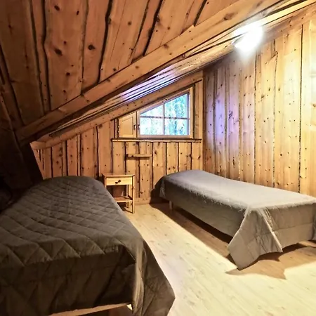 Holiday home Levillas Martinmutka A & B